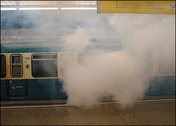 Rauchversuch in der U-Bahn von München
